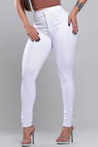 Calça Skinny Básica com Bolsos Empina Bumbum