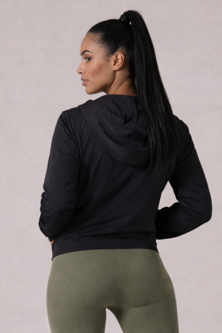 Jaqueta Corta Vento com Capuz e Bolso Feminina Impermeável Preta