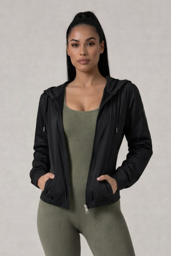 Jaqueta Corta Vento com Capuz e Bolso Feminina Impermeável Preta