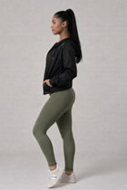 Jaqueta Corta Vento com Capuz e Bolso Feminina Impermeável Preta