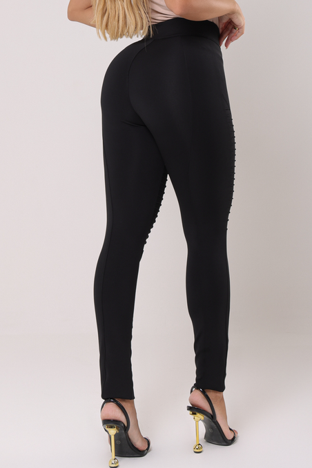 Calça Skinny Tecido Montaria Detalhes Nervura Preta